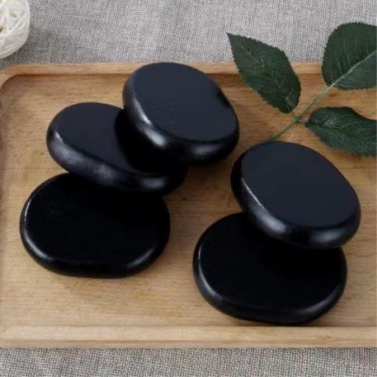 Volcanic Basalt Hot Stone Massage Set noire